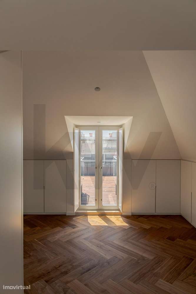 Apartamento Duplex T2+1 com Garagem e Terraço na Estrela-27