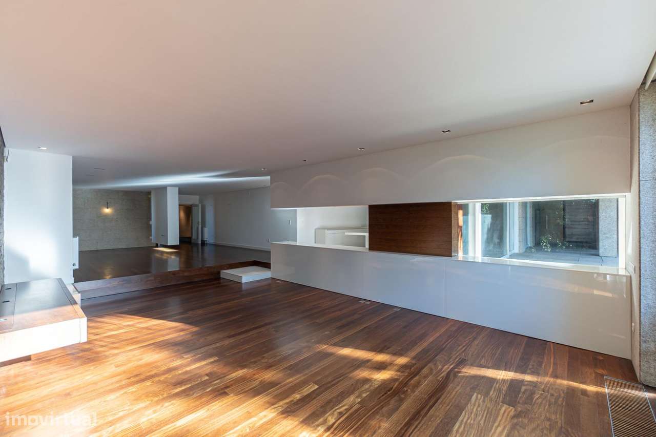 Moradia de Luxo com Elevada Privacidade, Piscinas Interior e...-19