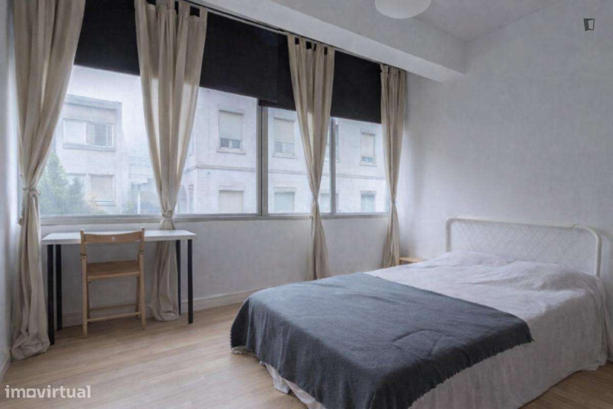 Quarto - localizado em Estrela Lisbon - Grande imagem: 2/10