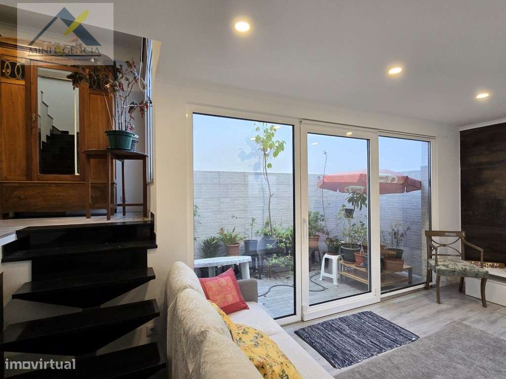 Moradia T3 remodelada na Rua Batalha do Viso em Setúbal - Grande imagem: 2/27