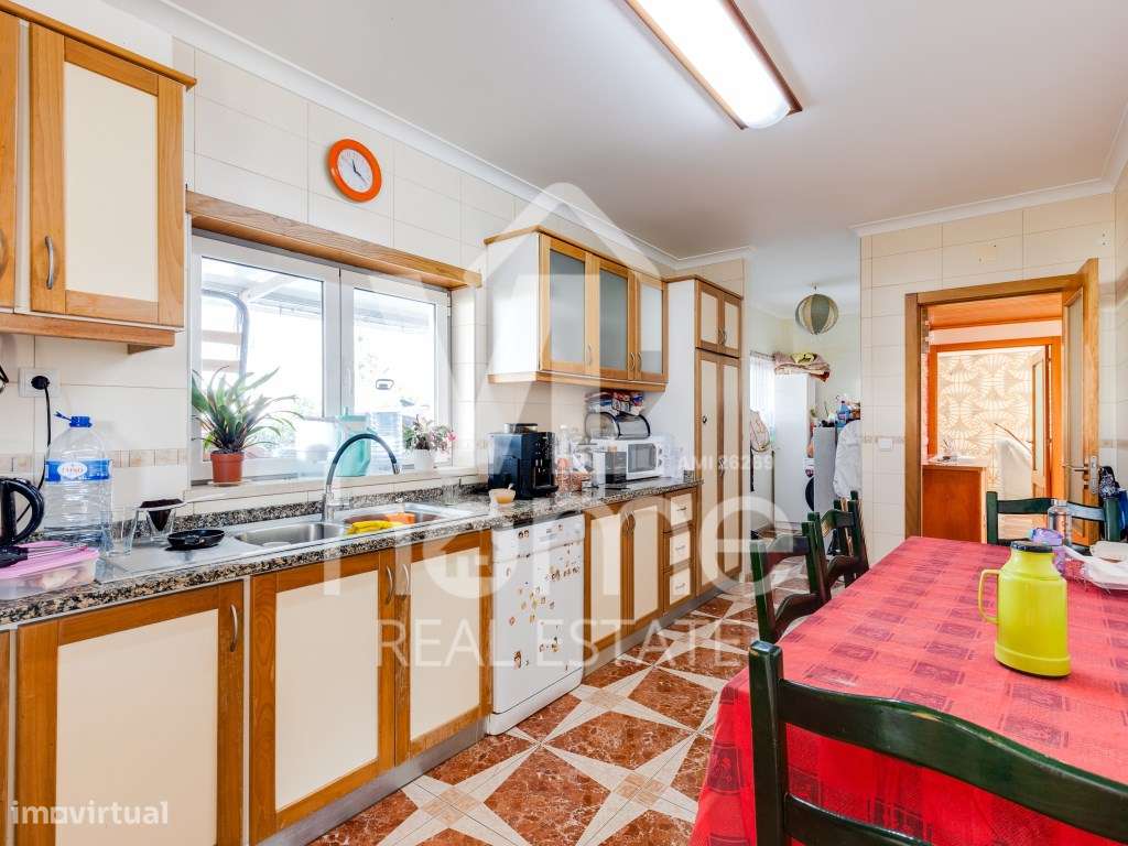 Moradia T4 com 3 WC, Garagem e 1000 m² de Terreno - AZOIA | LEIRIA-31