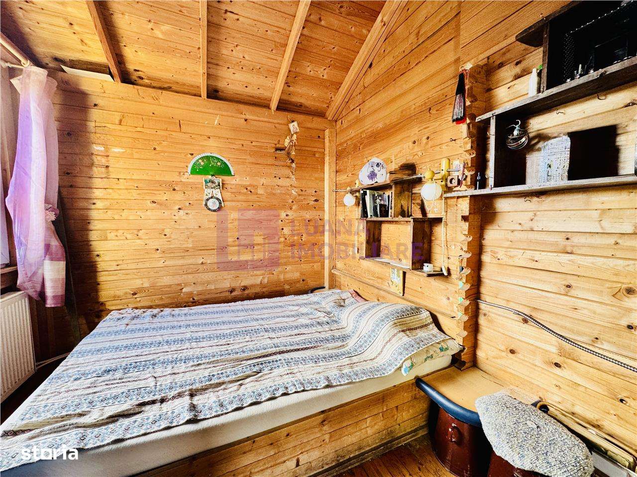 Casa de vanzare in Nucet | comuna Rosia | teren 1200 mp | panouri sola - Imagine principală: 5/20