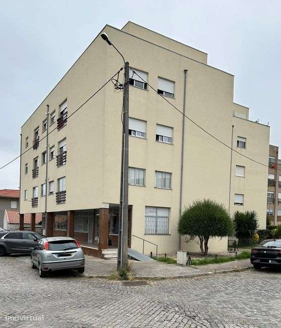Apartamento T3 transformado em T2 - Ferreiros, Braga-8