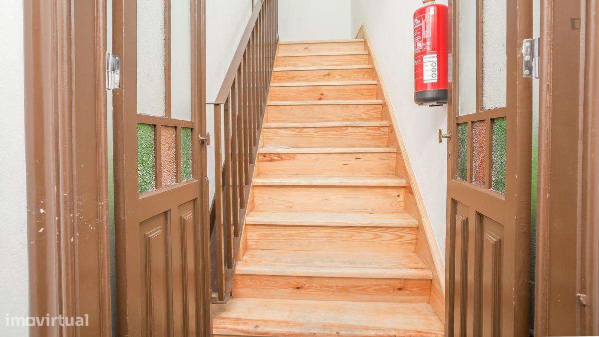 Apartamento com 2 quartos - localizado em Baixa Coimbra - Grande imagem: 2/10