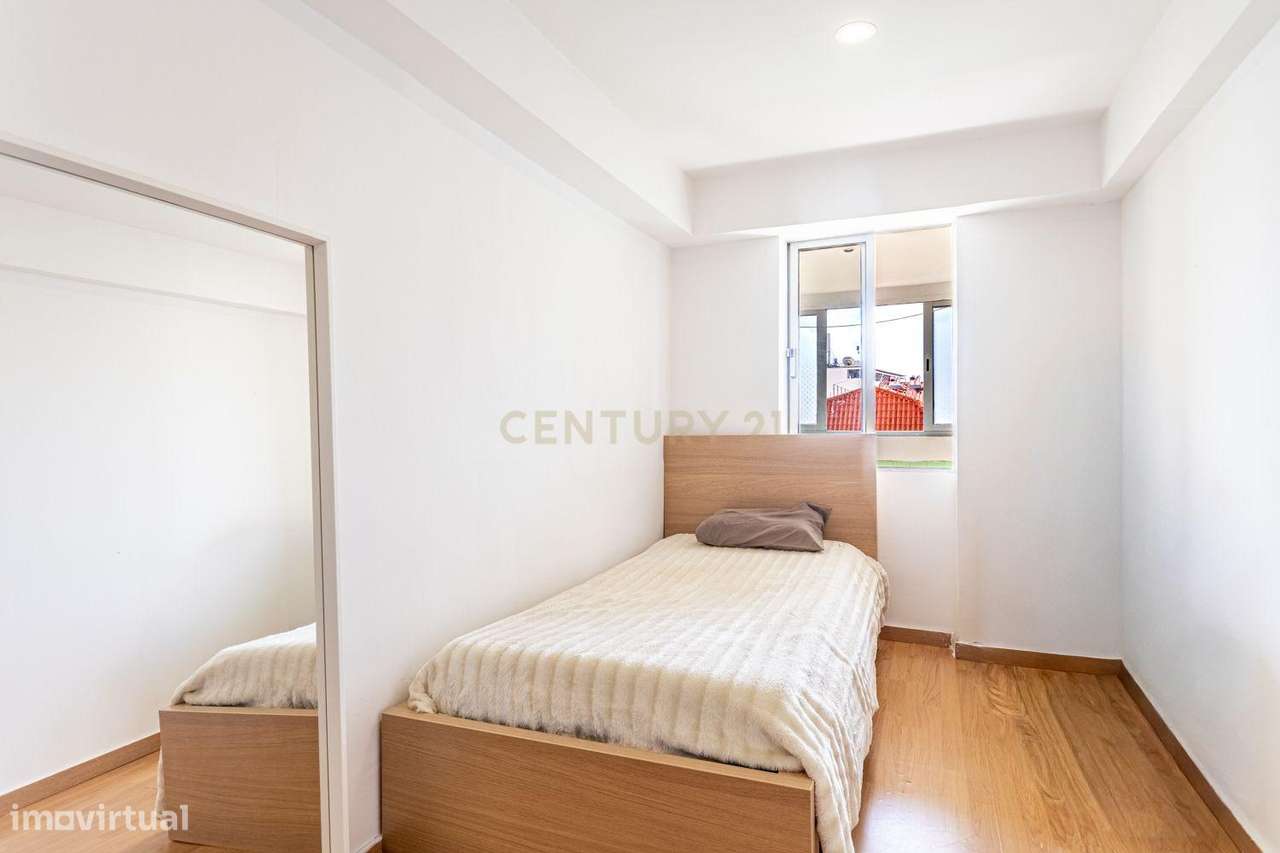 Apartamento com enorme potencial na prestigiada zona da Lapa / Estrela-10
