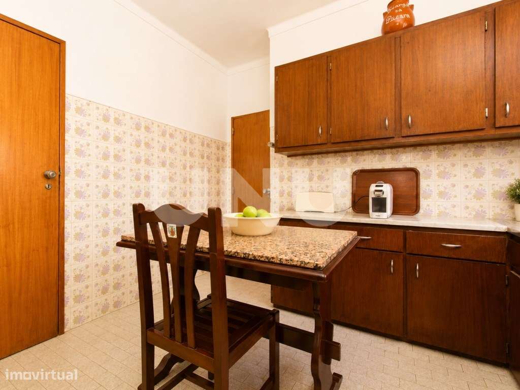 Moradia Bifamiliar T4 + T1 com garagem nas Paredes, em Alenquer!-6