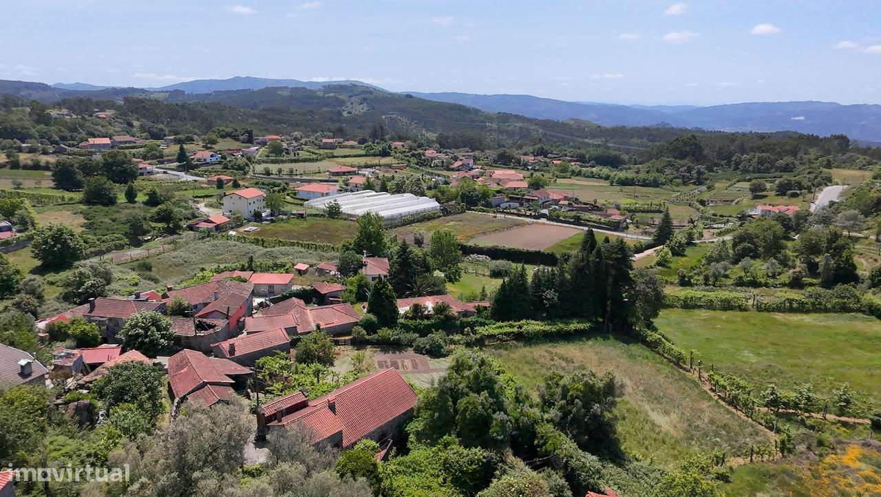 Terreno de 700m2 c/ Ruina-37