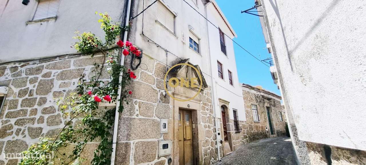 Moradia T6 para restauro em S. Gião, Oliveira do Hospital - Grande imagem: 2/35