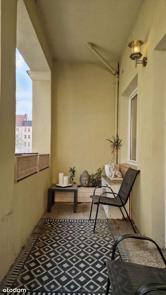 Stylowy apartament w kamienicy z loggią-4