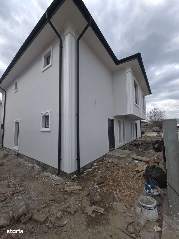 Vilă individuală lipita la calcan 4 camere-4