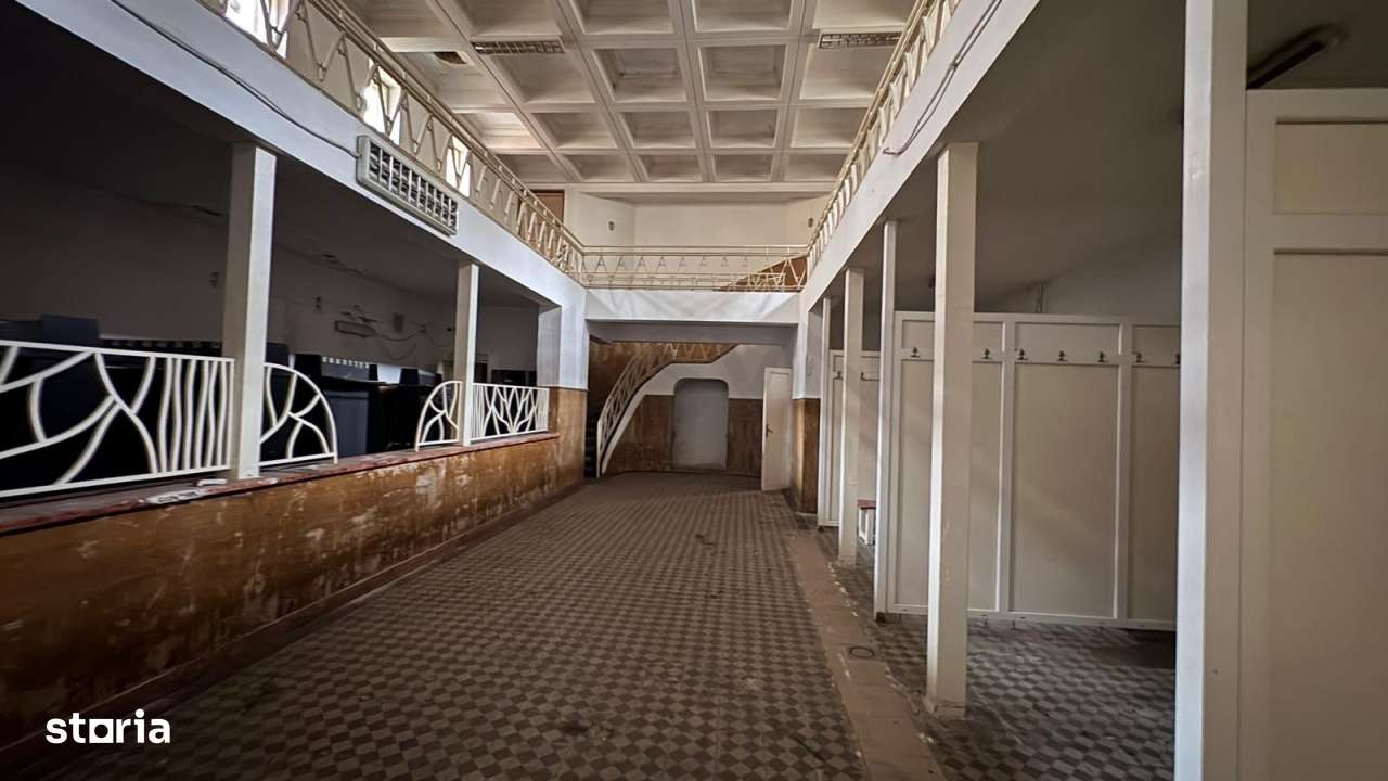 Imobil comercial si piscina functioala Piata Victoriei - Imagine principală: 4/11