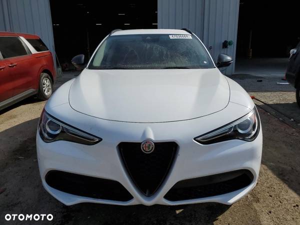 Alfa Romeo Stelvio - 6