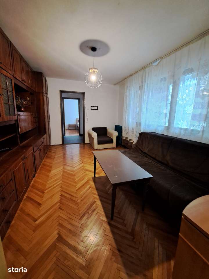 Vanzare apartament 2 camere, semidecomandat, et. 1, zona C. Porumbescu - Imagine principală: 4/11