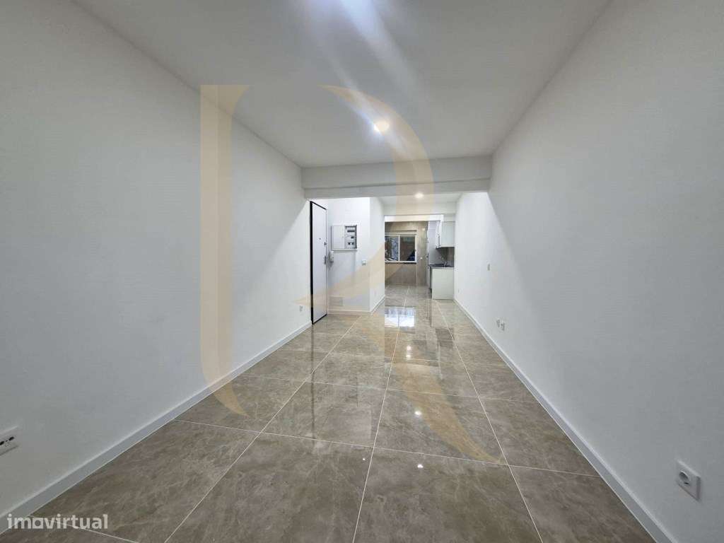 Apartamento T3 remodelado em rés-do-chão na Cova da Piedade - Almada - Grande imagem: 3/11