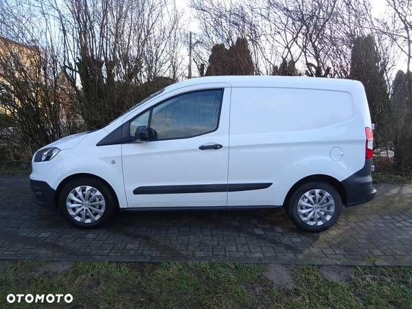 Ford Transit Courier - 4