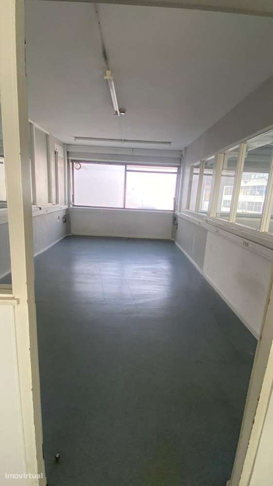 Escritório de 447m², com privilegiada vista, no Centro do Porto-35