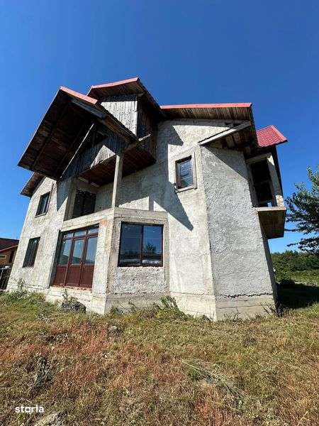 Vand casa in Otelu Rosu - Imagine principală: 4/8