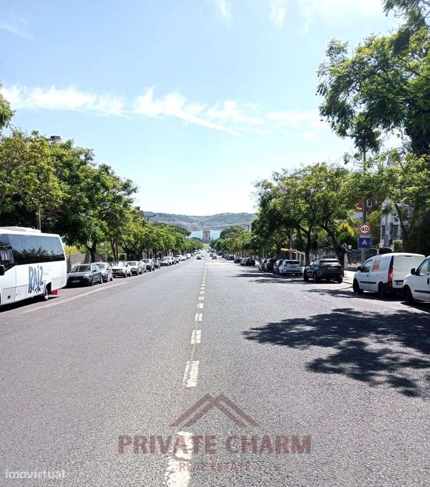 Moradia independente no Restelo, Belém-27