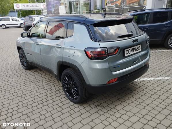 Jeep Compass - 4