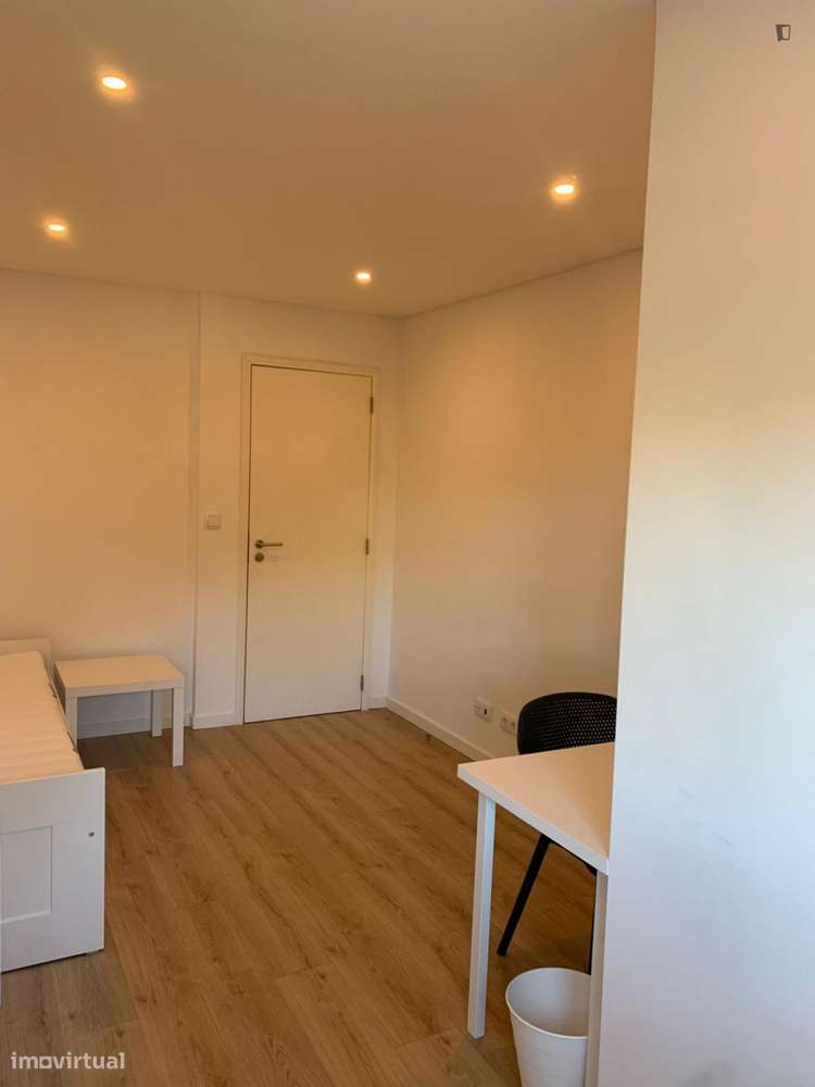 Quarto - localizado em Oeiras Lisbon - Grande imagem: 4/10
