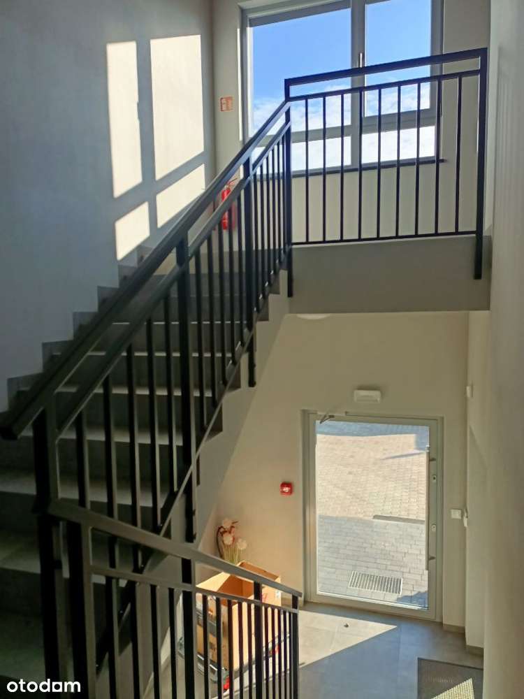 Pomieszczenie biurowe - biuro wynajem Reda parking - Pełny obrazek: 5/7