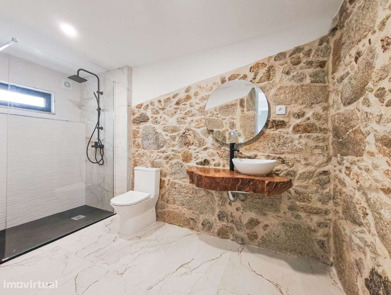 Moradia isolada T2 com jardim em Vila de Punhe-4