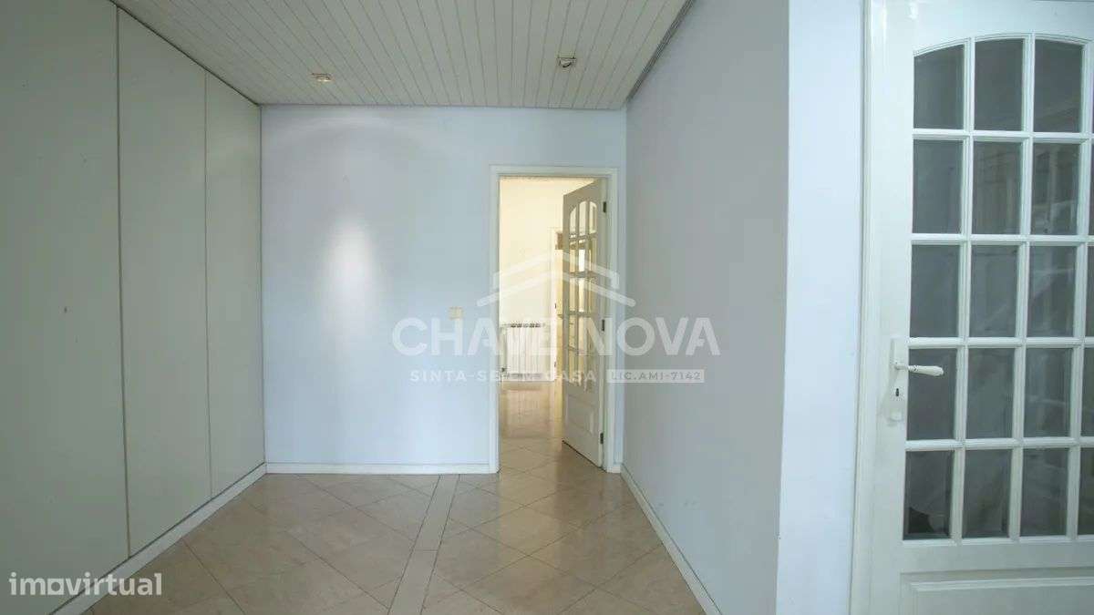 Moradia V6 com Piscina Interior e Exterior | Arcozelo | Vista Mar-23