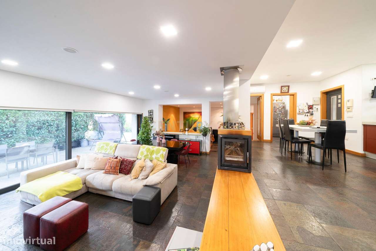 Moradia T4+2 Moderna com Garagem e Anexos – Oliveira de Azeméis - Grande imagem: 5/57