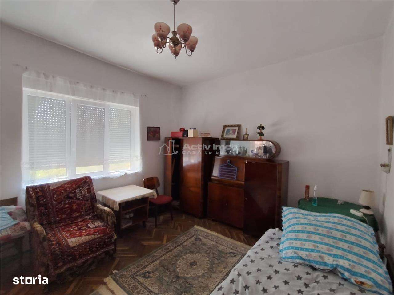 Caransebes, Casa cu Teren de 585 Mp, Zona Sesu Rosu - Imagine principală: 2/18