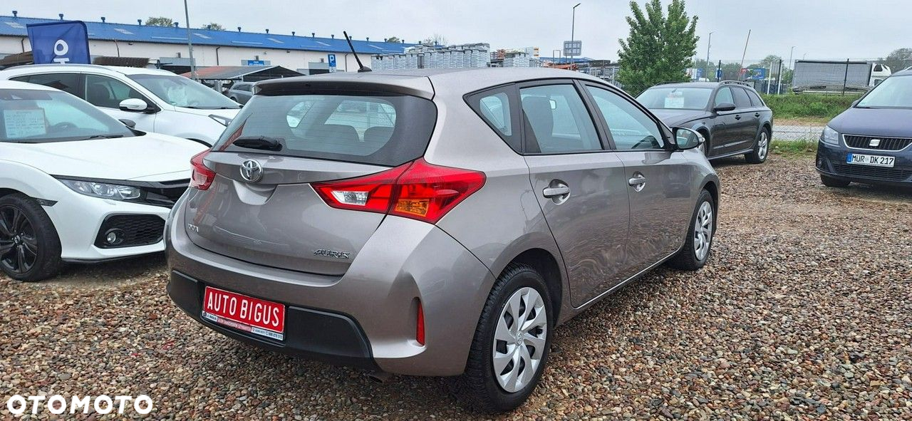 Toyota Auris - 8