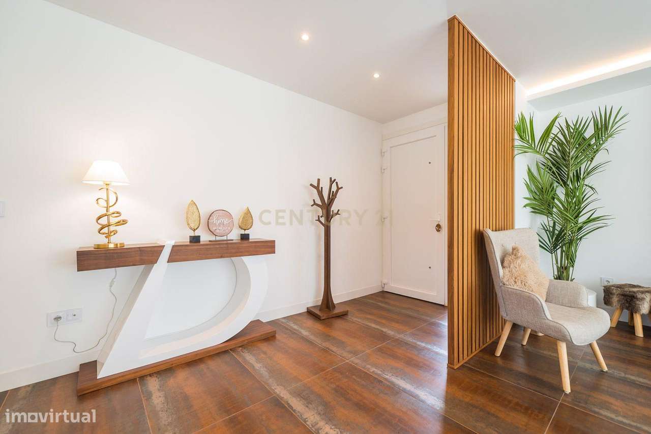 Excelente moradia geminada V4 em Urbanização nova na zona de Albarraqu-14