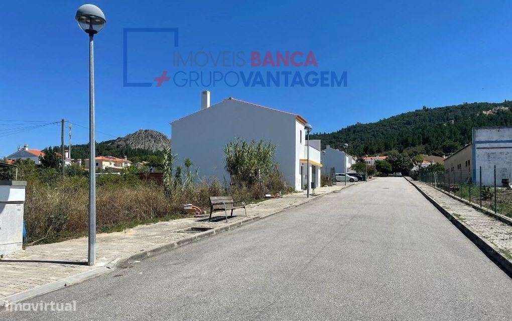 Lote de terreno urbano em Fortios, com 180,34m², destinado à constr... - Grande imagem: 2/6