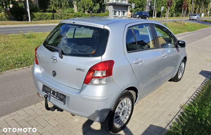 Toyota Yaris 1.33 VVT-i Sol - 4