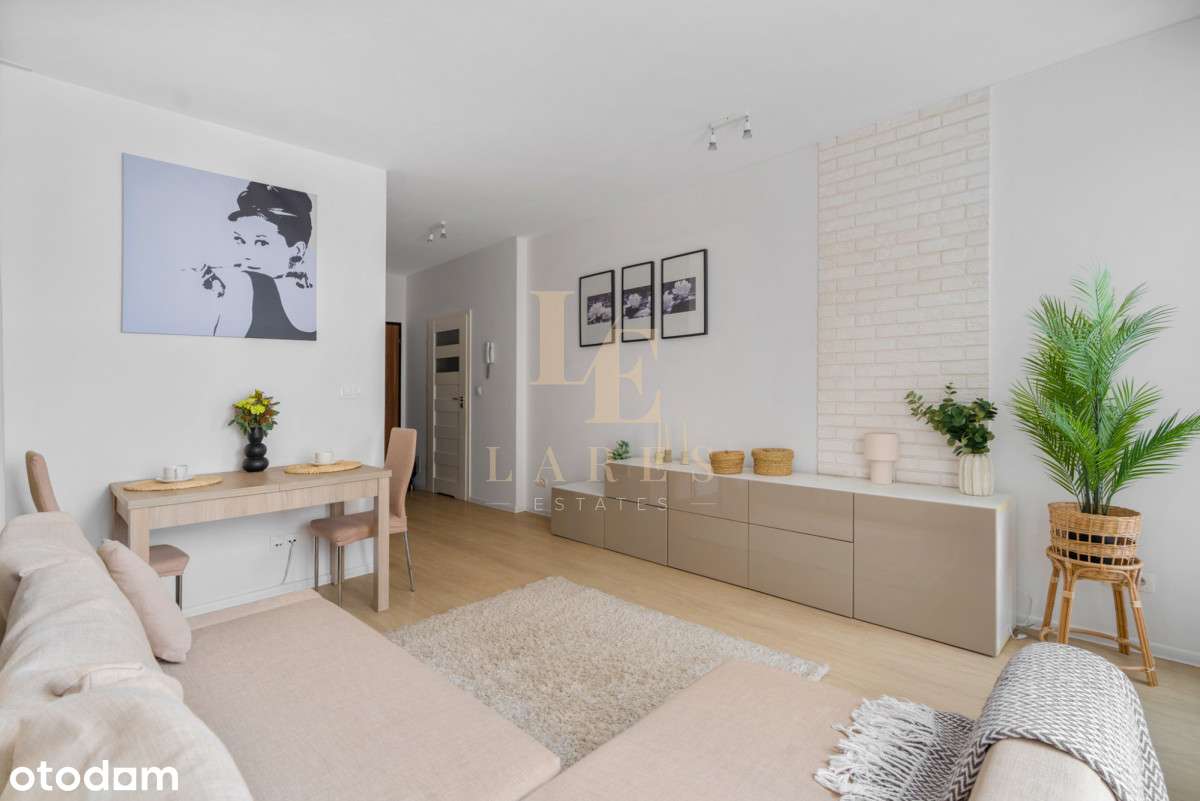 Przestronna Kawalerka z Oddzielną Kuchnią | KW-4