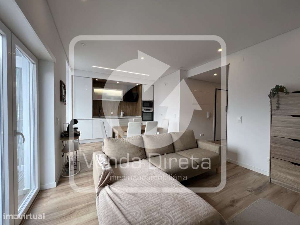 T2 remodelado com muita luz natural, Montijo. - Grande imagem: 5/26