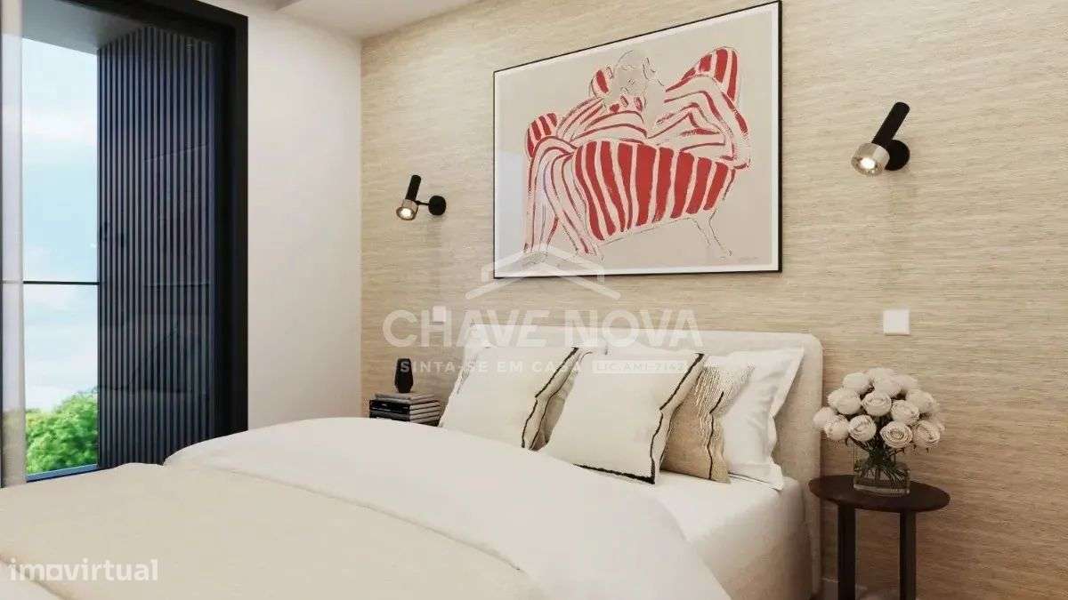 Apartamento T1 Novo c/ Lugar de Garagem e Arrumo em Santa Marinha-13