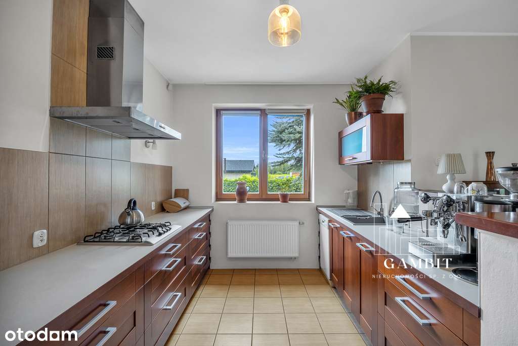 Dom z wysokim na 5 metrów salonem - Pełny obrazek: 5/9