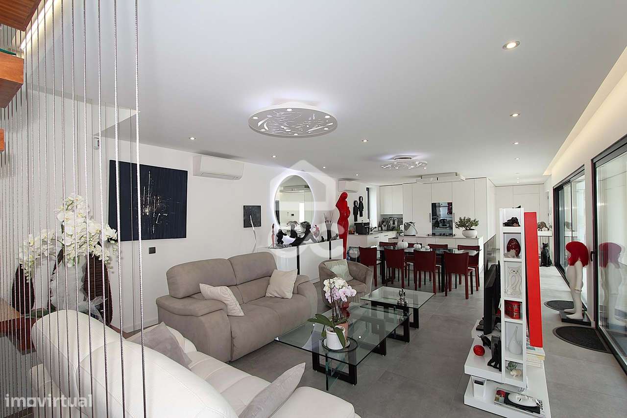 Moradia T3 com piscina, terraço e garagem ampla em Alcantarilha - Grande imagem: 4/40