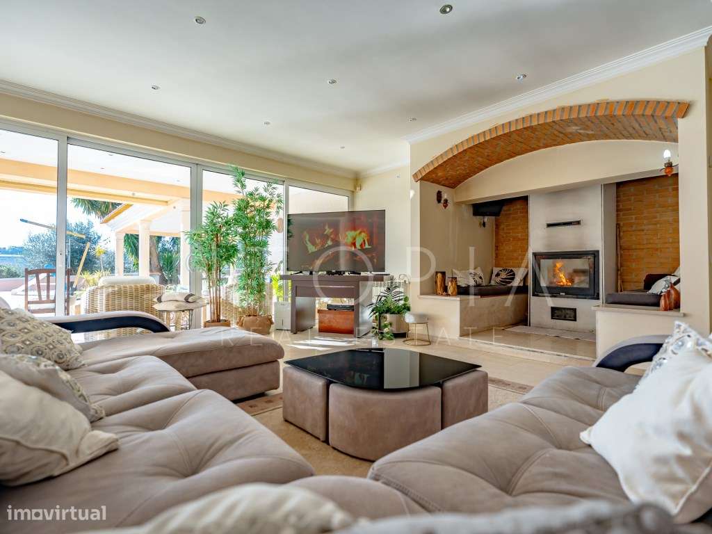 Moradia de Prestígio com Piscina, Campo de Ténis e Terreno Murado d...-35