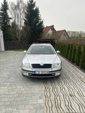 Skoda Octavia 2.0 FSI Ambiente - 2