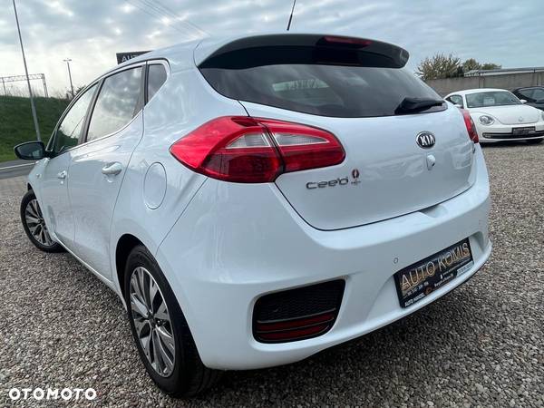 Kia Ceed 1.6 CRDi 136 ISG UEFA EURO 2016 - 3