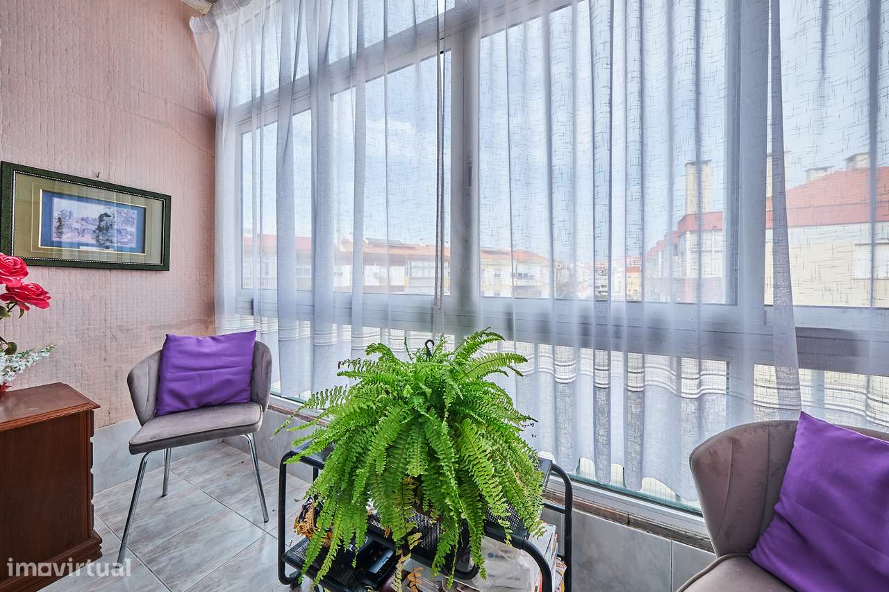 Apartamento com 3 quartos - Corroios-14