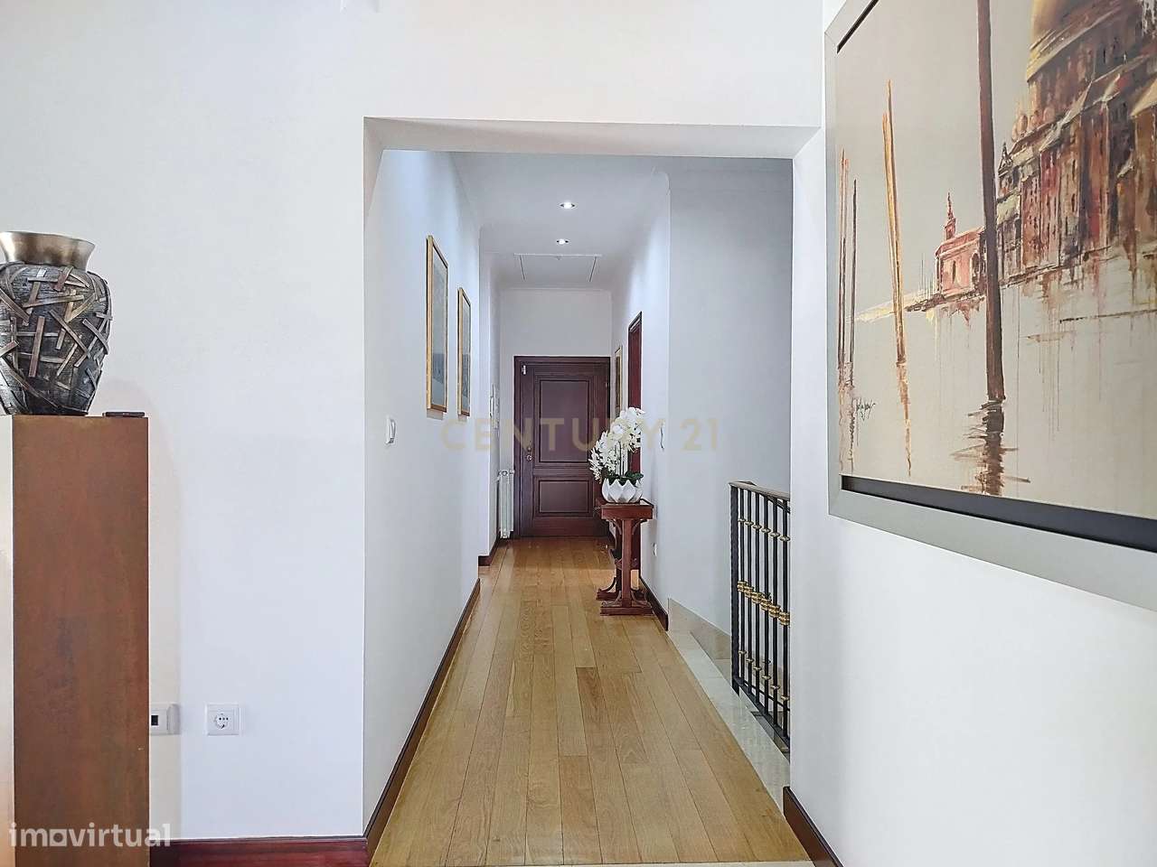 Luxuosa Moradia com Vista Panorâmica em Arcos de Valdevez-35