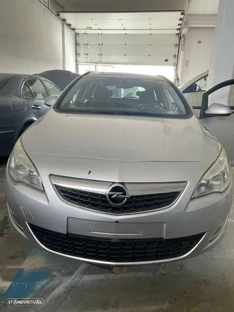 Opel Astra J Gasóleo ano 2011 para peças - 1