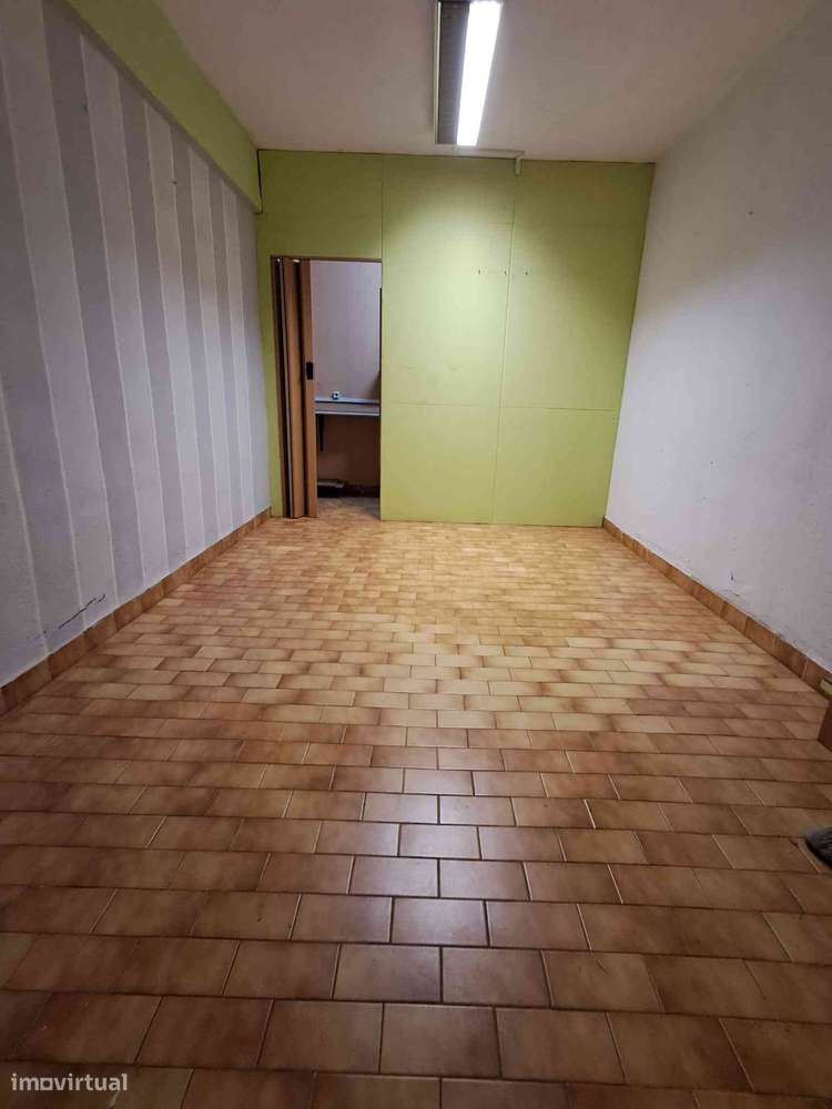 loja local movimentado - Grande imagem: 4/9