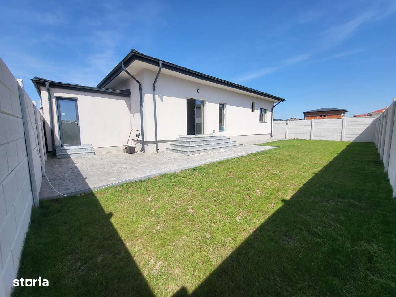 Singulara pe parter | placa de beton | 525mp teren | garaj - Imagine principală: 5/18