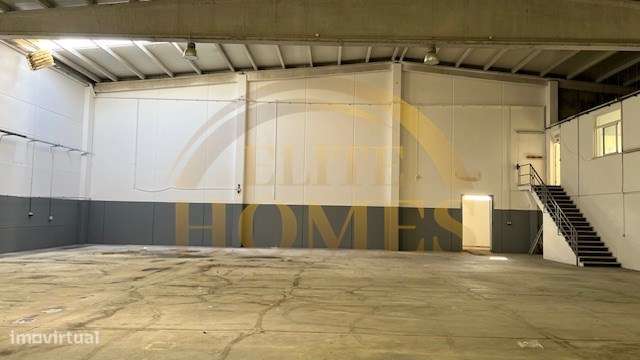 Armazém para venda na Quinta do Anjo.-9