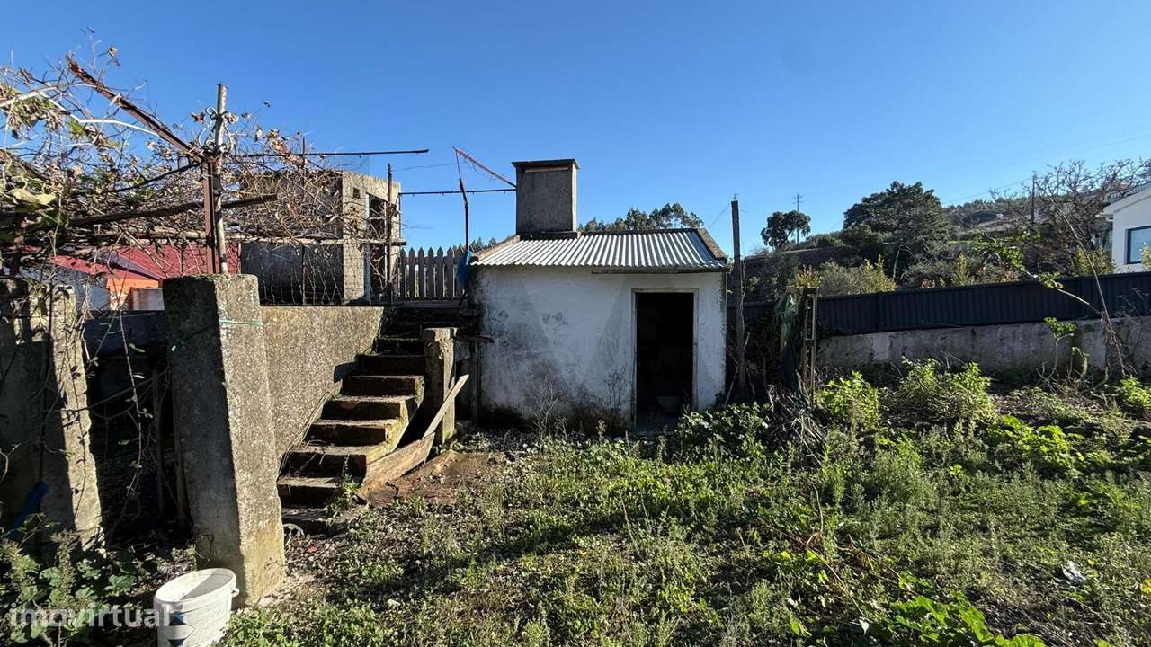 Moradia para reconstrução | Terreno 1.506 m2 | Vista campo | Periferia-12