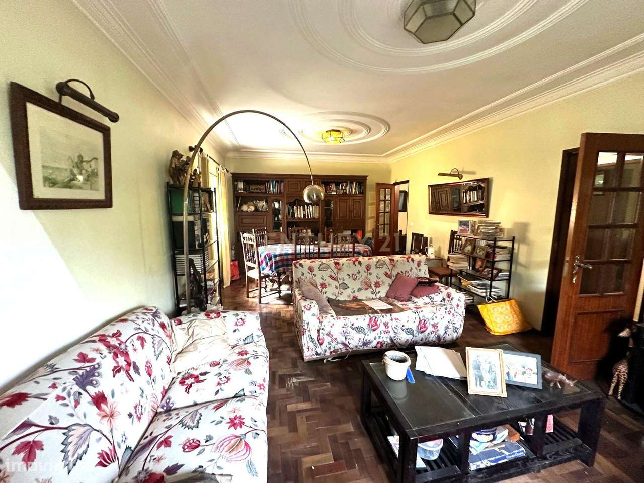 CAPARIDE-Moradia com 3 apartamentos independentes-8