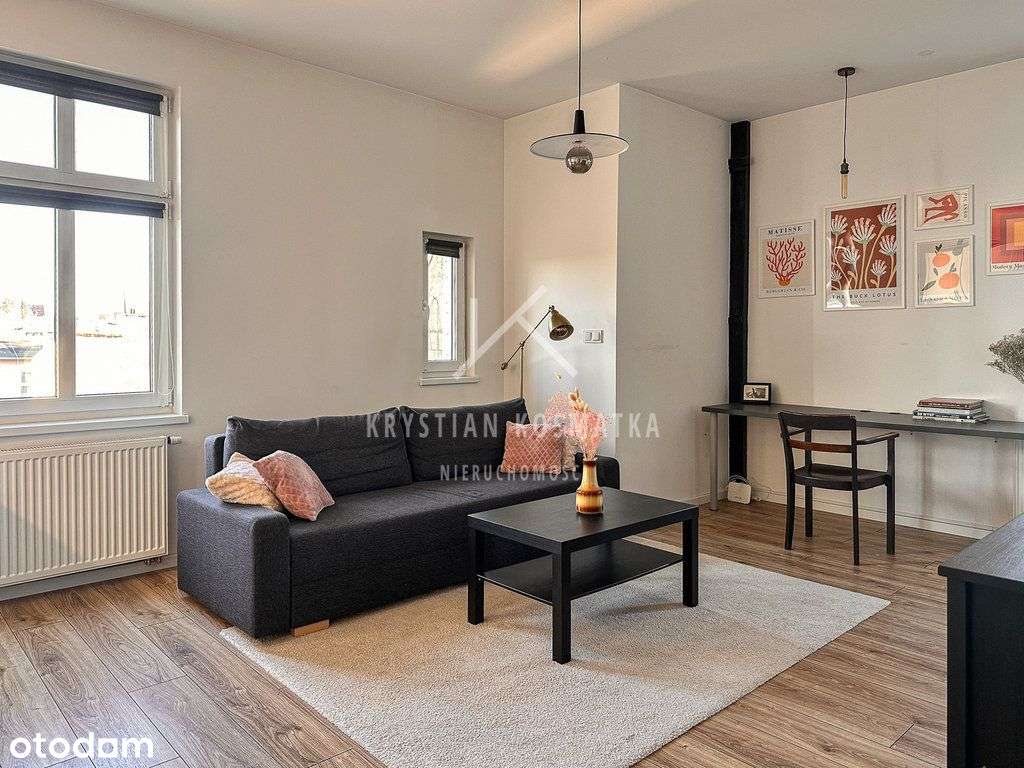 Klimatyczne mieszkanie w kamienicy z wyposażeniem.-1